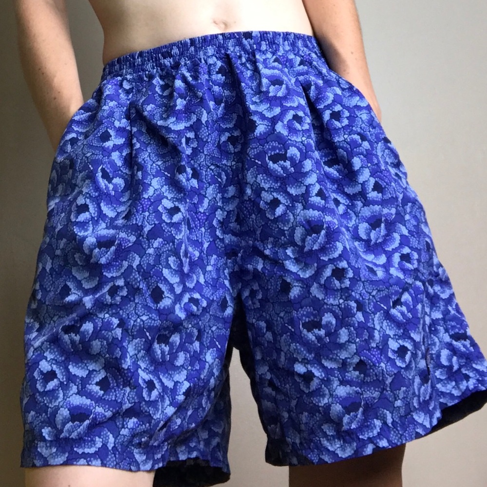 90’s PATAGONIA Floral Periwinkle Blue Shorts XS